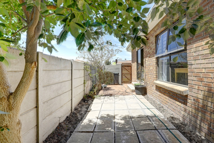 To Let 3 Bedroom Property for Rent in Langeberg Ridge Western Cape